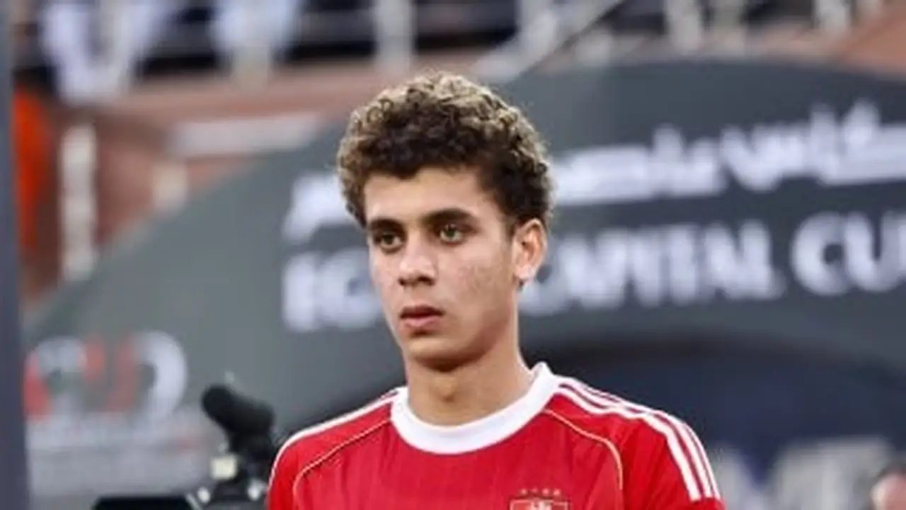 تفاصيل متضاربة حول انتقال حمزة عبد الكريم إلى برشلونة